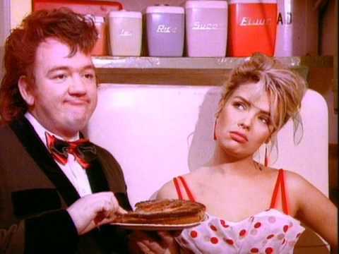 Mel &amp; Kim - Rockin&#039; Around The Christmas Tree