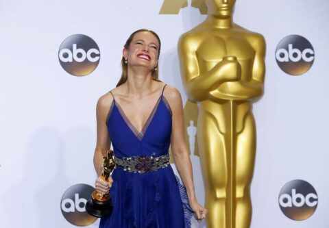 Brie Larson, Best Actress Oscar winner for her role in "Room", poses backstage at the 88th Academy Awards in Hollywood, California February 28, 2016.    REUTERS/Mike Blake TPX IMAGES OF THE DAY