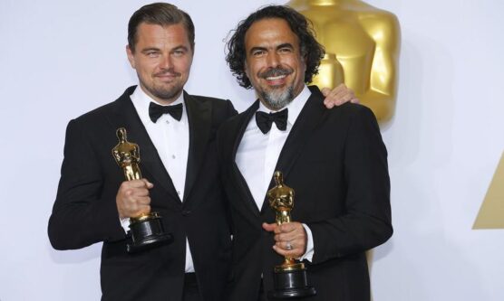 Leonardo DiCaprio (L), Best Actor winner for his role in "The Revenant," and Best Director winner Alejandro G. Inarritu, also for "The Revenant," pose with their Oscars together backstage at the 88th Academy Awards in Hollywood, California February 28, 2016.  REUTERS/Mike Blake