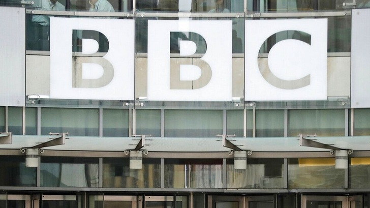 η ρωσία μπλοκάρει το bbc